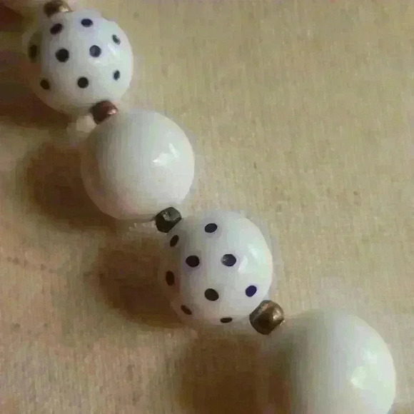 beaded necklace - Picture 5 of 8